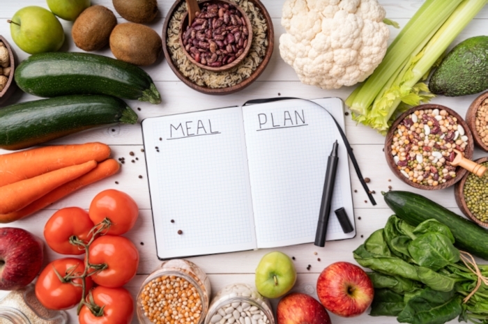 weight-lose-and-dieting-concept-notepad-with-word_700x465